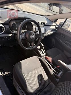 نيسان فيرسا